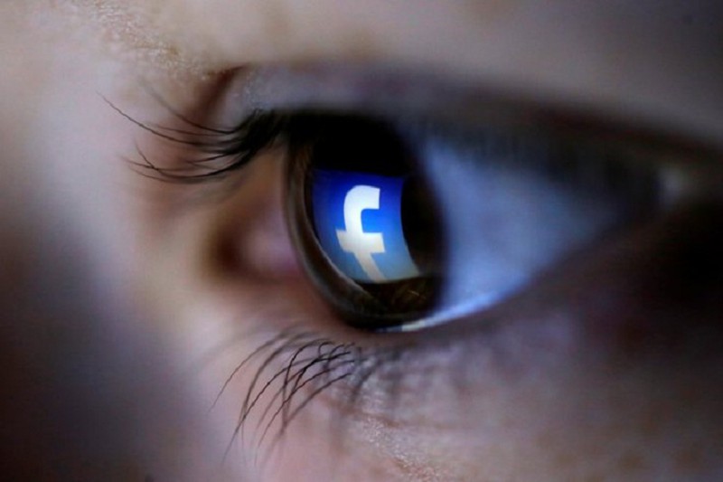 Facebook len su dung camera cua iPhone?