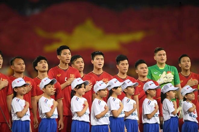 ĐT Việt Nam - ĐT Malaysia hòa 2-2: Vé chợ đen trận lượt về trên sân Mỹ Đình lại bị thổi lên