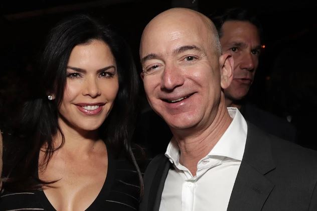 Người tình của CEO Amazon đã khoe ảnh và tin nhắn cho bạn bè xem?