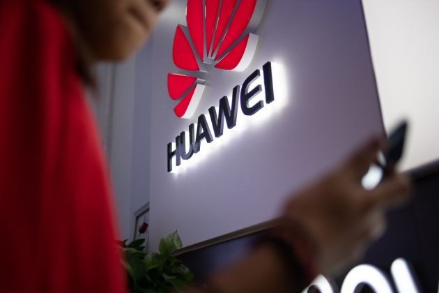 Huawei xác nhận hoãn ra mắt laptop mới giữa cuộc chiến với Mỹ