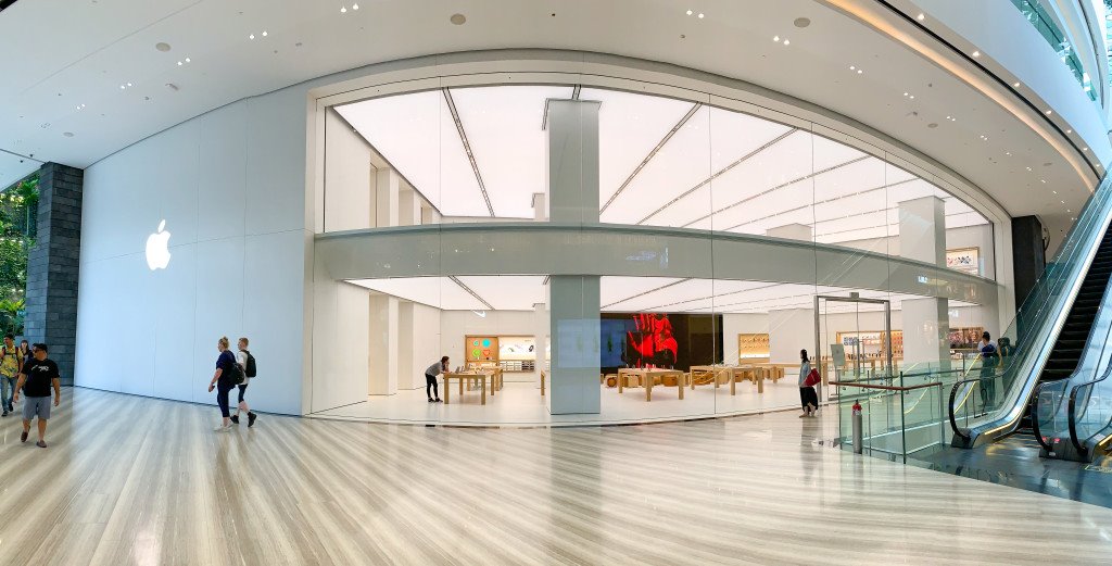 Apple chính thức khai trương Apple Store Changi, nhân viên nói được nhiều ngoại ngữ