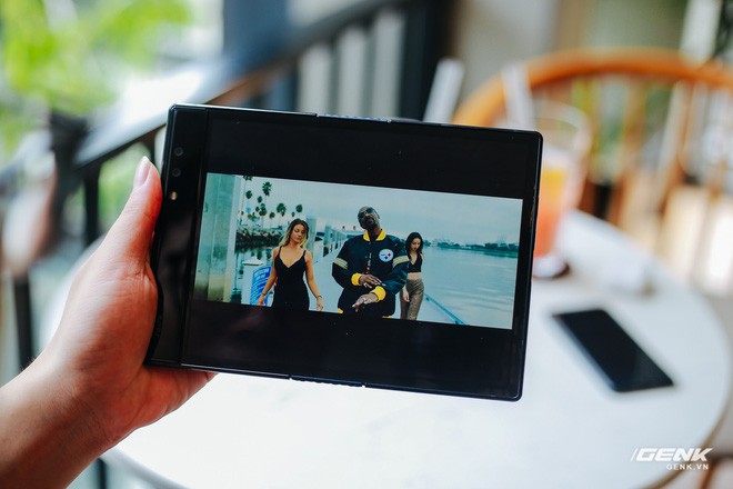 Trên tay Royole FlexPai: Smartphone màn hình gập đầu tiên trên thế giới - Ảnh 14.