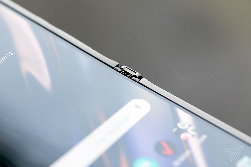 Motorola Razr 2019 ra mắt: màn hình OLED gập 6,2 inch, giá 1500 USD ảnh 8