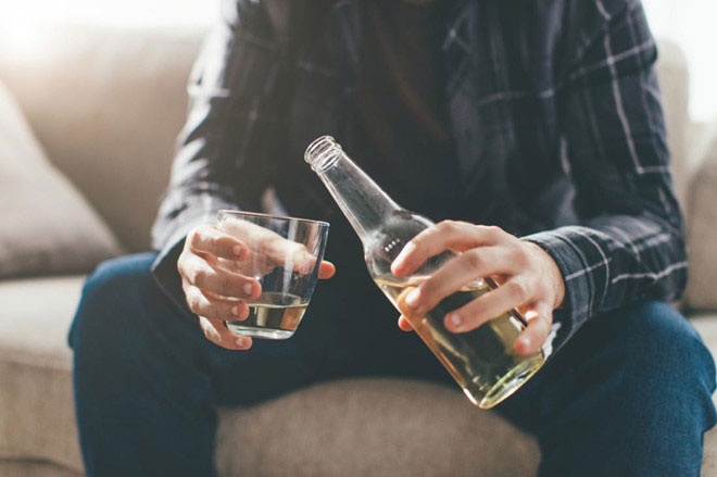 Lạm dụng rượu có thể ảnh hưởng nghiêm trọng tới chất lượng tinh trùng. 