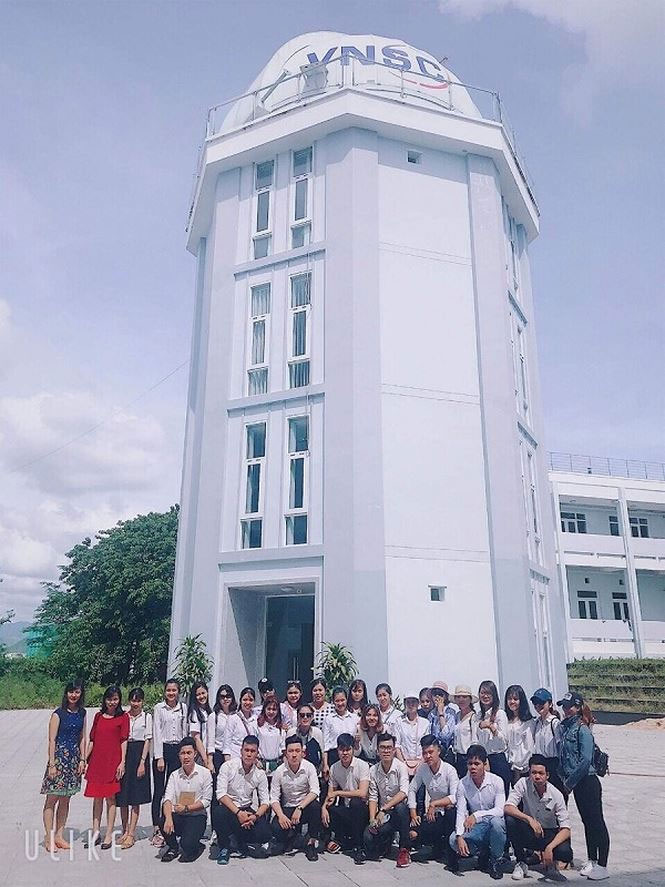 Sinh viên Đại học Quảng Nam đến thăm quan Đài Thiên văn Nha Trang.