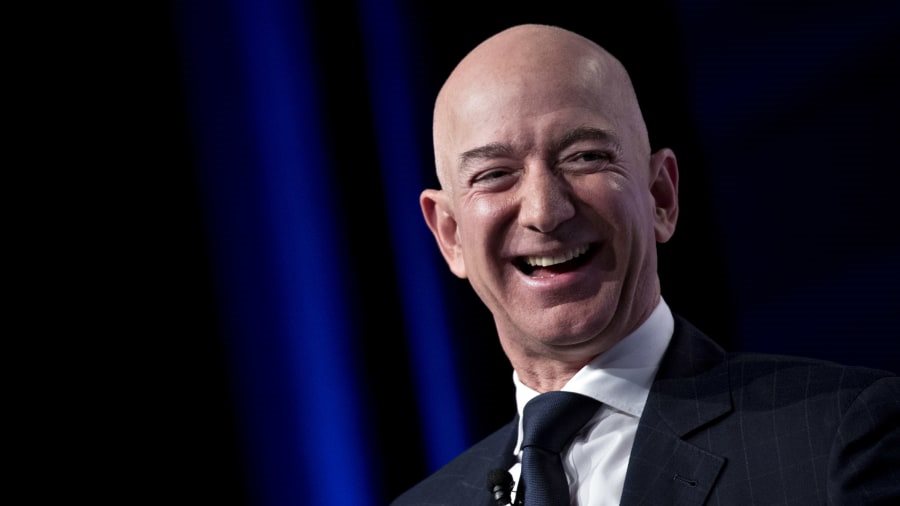 Cổ phiếu lên đỉnh, Amazon đạt giá trị 1,1 nghìn tỷ USD