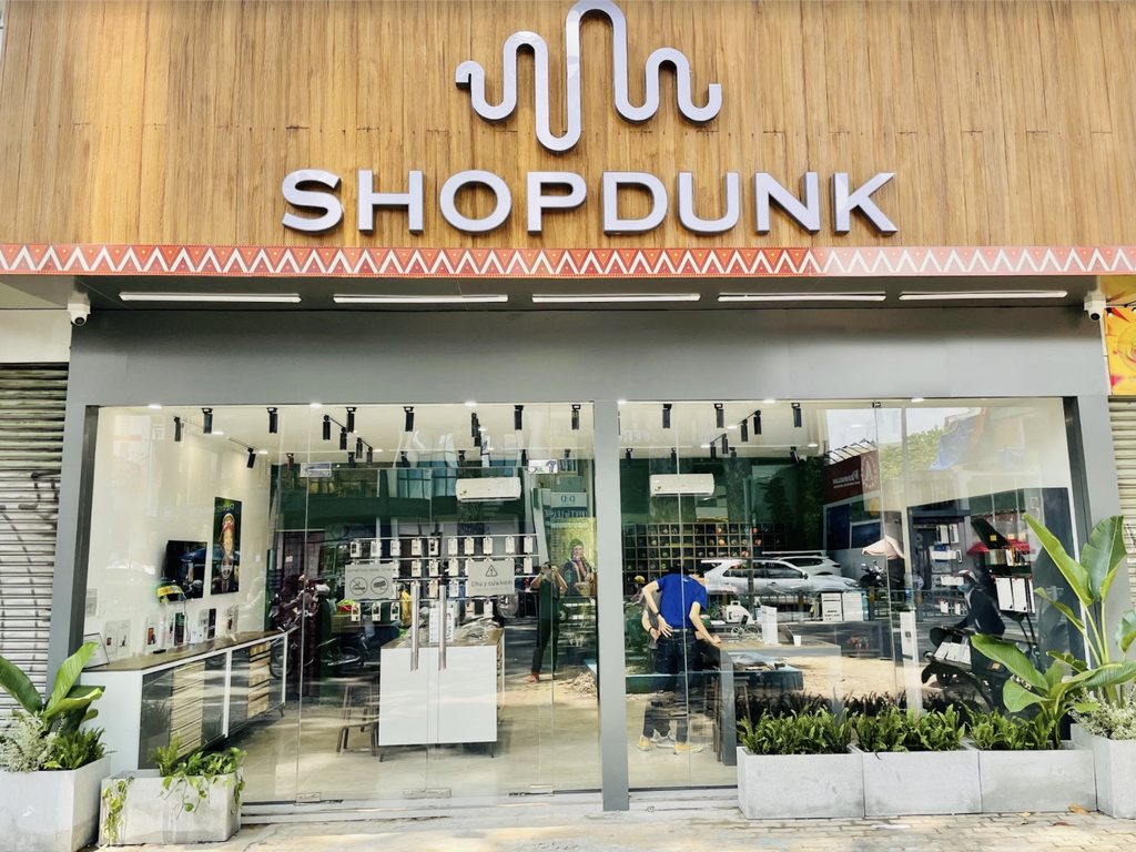 ShopDunk khai trương chuỗi cửa hàng Apple phong cách thổ cẩm đầu tiên ở Việt Nam ảnh 7