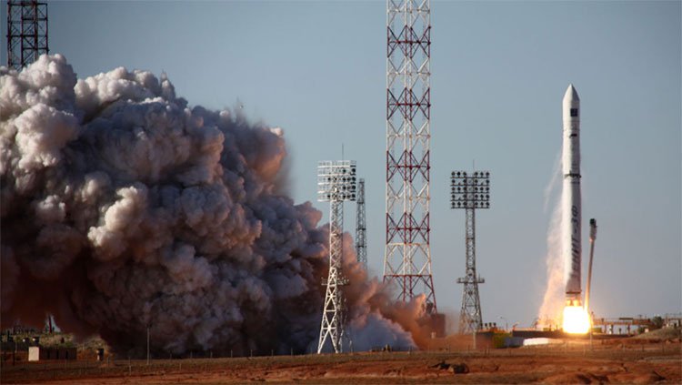 Tên lửa đẩy đưa kính viễn vọng không gian mới của Nga rời bệ phóng.