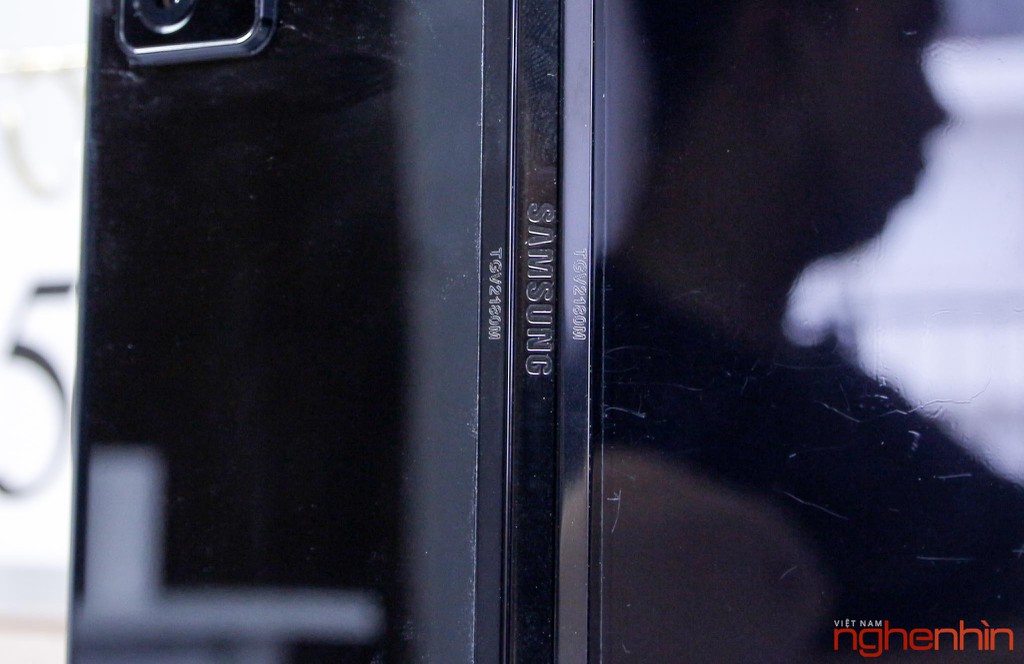 Cận cảnh Samsung Galaxy Z Fold2 giá 50 triệu: Xịn và hoàn thiện hơn nhiều ảnh 8