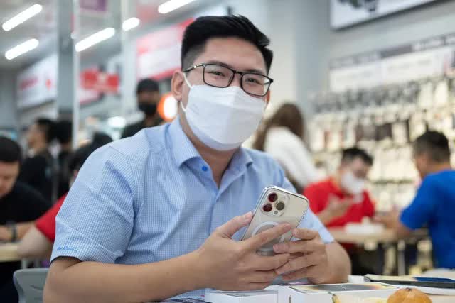 iPhone 14 “ế hàng” trong ngày đầu mở bán tại Việt Nam, lý do là gì? - Ảnh 5.