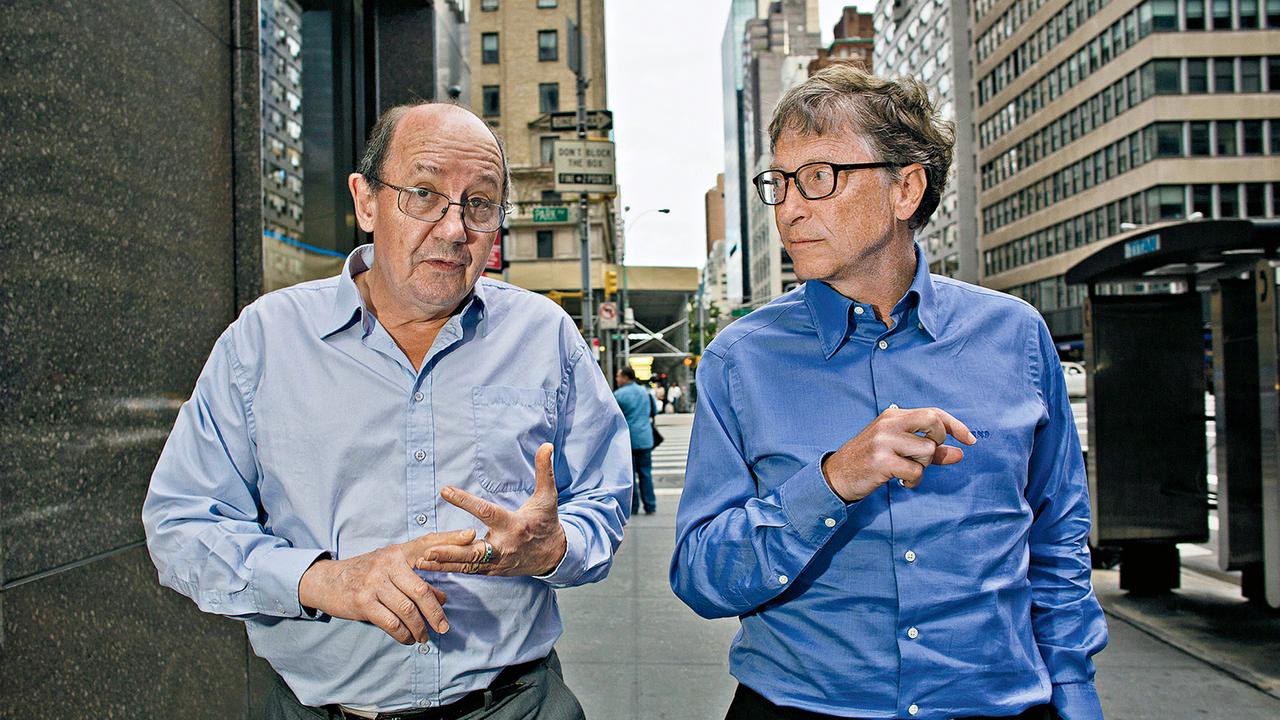 David Christian (trái) và Bill Gates, hai nhà đồng sáng lập dự án Lịch sử vĩ đại. Ảnh: theaustralian.com.au