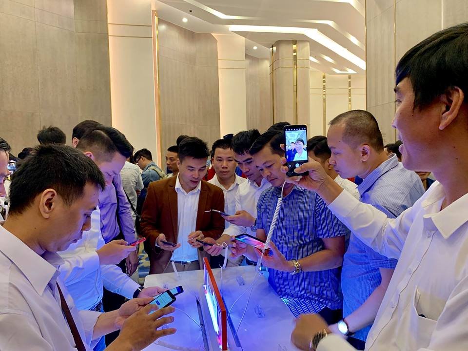 Chuyên gia công nghệ Việt nói về Vsmart: Chưa đột phá nhưng tin tưởng thành công