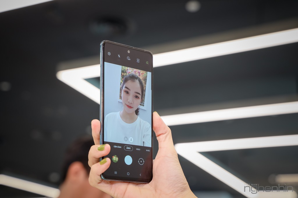 Cận cảnh Samsung Galaxy A51 tại Việt Nam giá 7,9 triệu ảnh 6