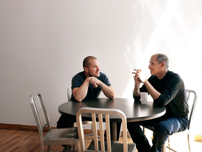 Cặp đôi quyền lực huyền thoại của Apple - Steve Jobs và Jony Ive - đã đến với nhau như thế nào?