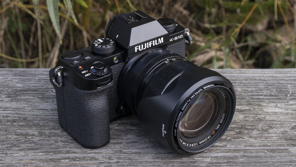 Fujifilm X-S10 ra mắt: nhỏ nhưng nhiều tính năng, chống rung thân máy 6-stop, giá 999 USD ảnh 2