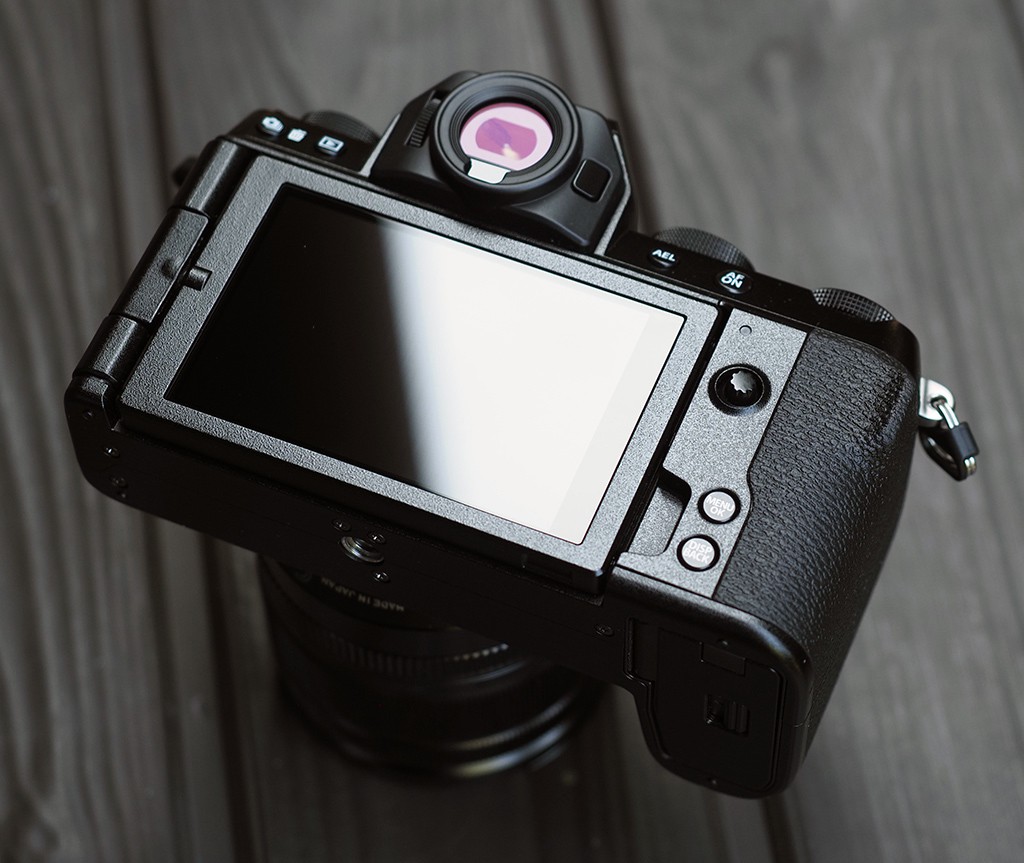 Fujifilm X-S10 ra mắt: nhỏ nhưng nhiều tính năng, chống rung thân máy 6-stop, giá 999 USD ảnh 5