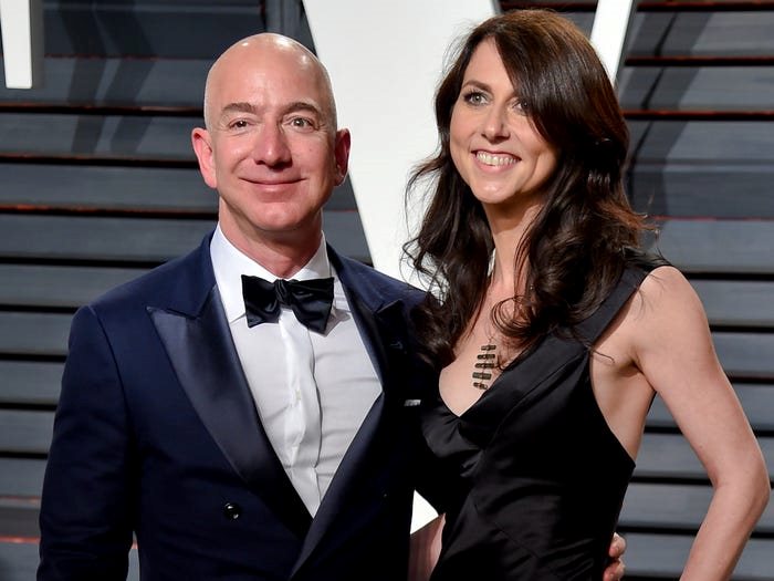 10 năm Jeff Bezos, ông trùm đế chế Amazon: Sự nghiệp, tình ái, đầu hói và vinh quang