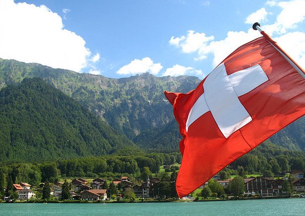 Thụy Sĩ là một trong hai nước duy nhất có cờ hình vuông