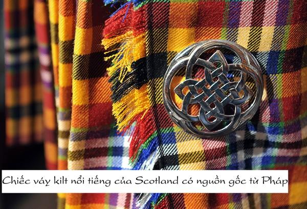 Thật bất ngờ khi biết chiếc váy kẻ nổi tiếng của đàn ông Scotland có nguồn gốc từ Pháp.