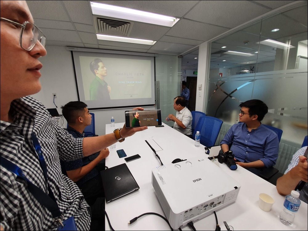 Epson Việt Nam có Tổng giám đốc mới, sẽ bán thêm rô-bốt bên cạnh máy in, máy chiếu