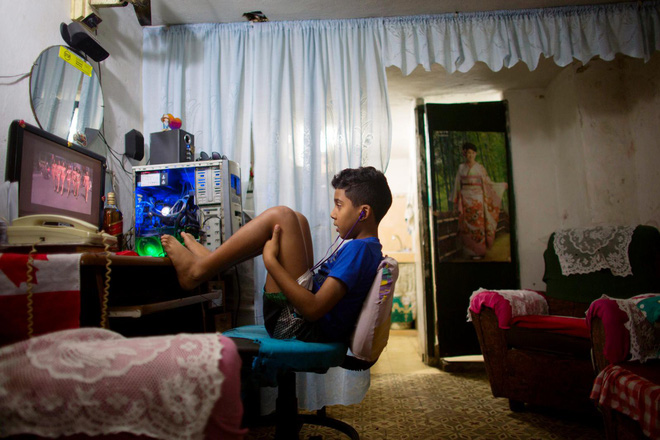 Ở Ấn Độ, đang có một thế hệ trẻ em học viết code trước khi biết nói chuyện với mọi người - Ảnh 1.