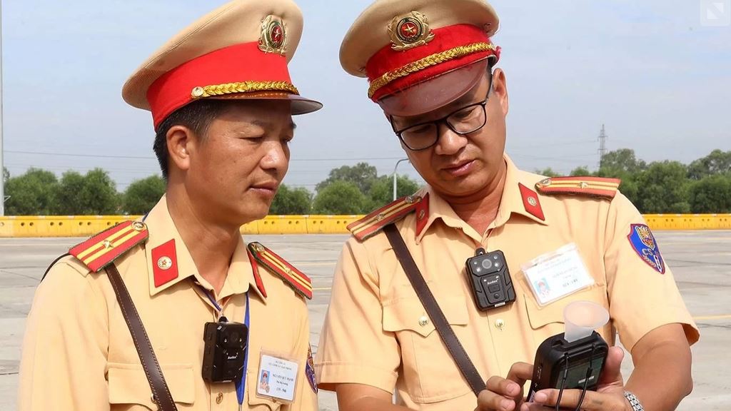 Camera giám sát mới được trang bị cho CSGT Việt Nam có gì đặc biệt? ảnh 1