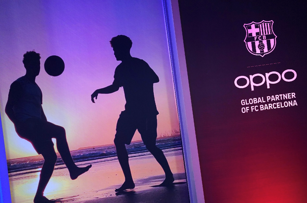 Oppo ra mắt phiên bản giới hạn Reno 10x Zoom FC Barcelona ảnh 1