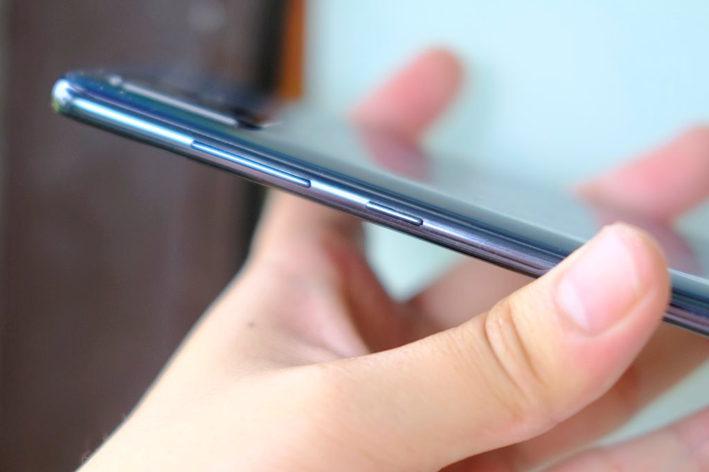 Đánh giá nhanh Samsung Galaxy A51: Cấu hình tốt, camera đủ chức năng