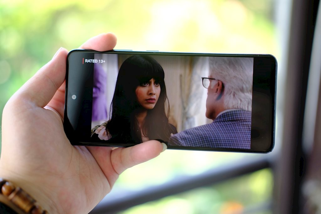 Đánh giá nhanh Samsung Galaxy A51: Cấu hình tốt, camera đủ chức năng