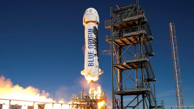 Tên lửa New Shepard được phóng lên vũ trụ.