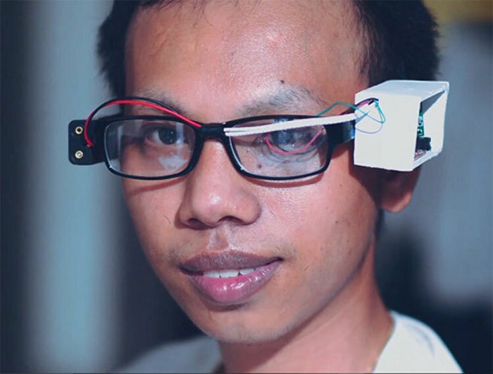 Kính thông minh sẽ giúp người dùng điều khiển con chuột máy tính chỉ bằng nháy mắt.