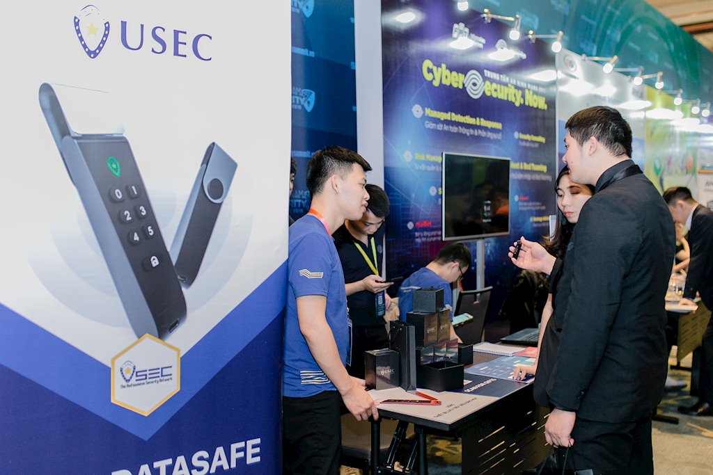 Ra mắt phiên bản mới thiết bị USB siêu bảo mật USEC DataSafe | Công ty an ninh mạng VSEC “trình làng” thiết bị USB siêu bảo mật USEC DataSafe