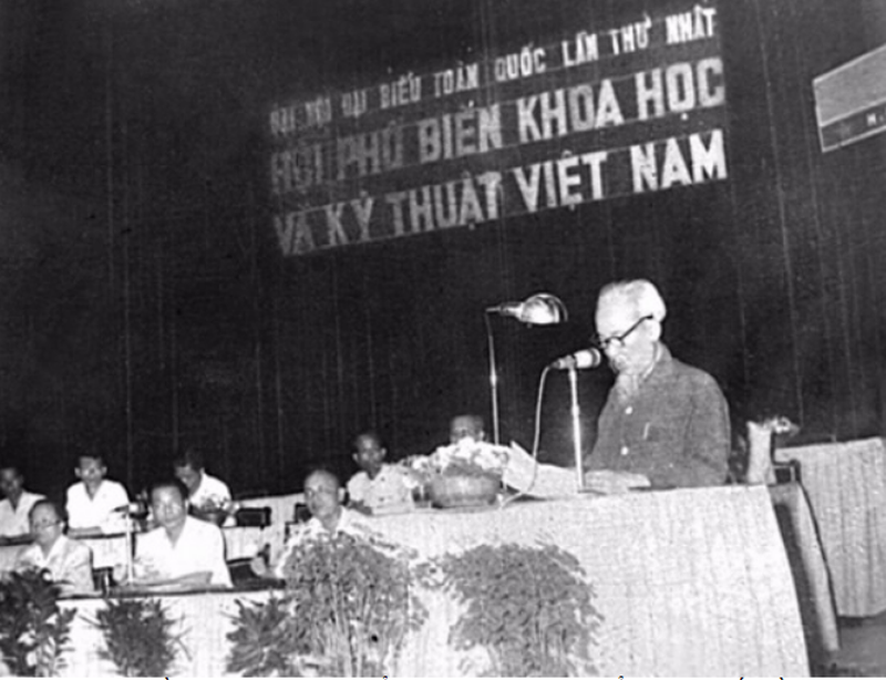 Chu tich Ho Chi Minh luon coi KHCN la nguon luc manh me cua cach mang