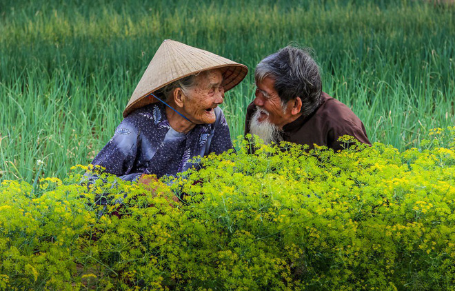 Được hỏi “tình yêu là gì”, nhiếp ảnh gia người Việt và đồng nghiệp liền đáp lại bằng loạt ảnh ấn tượng - Ảnh 1.