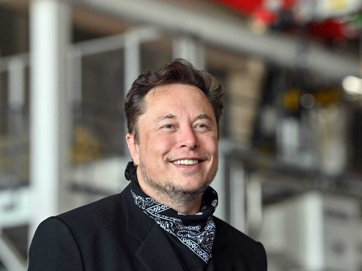 Vừa tuyên bố mua Man Utd, Elon Musk quay xe nói chỉ là trò đùa - Ảnh 1.