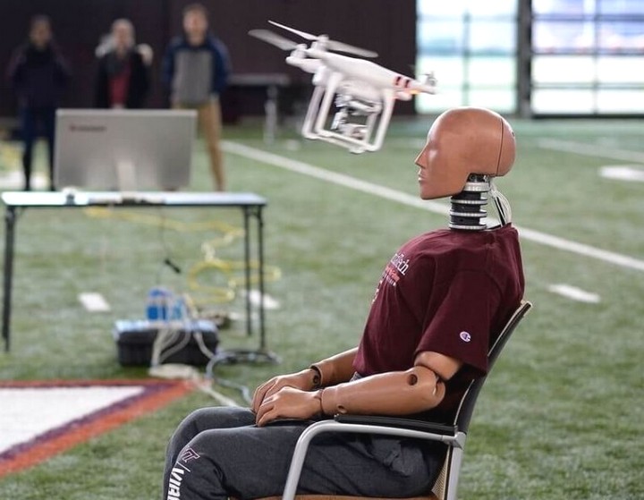 Thử nghiệm 512 vụ va chạm để trả lời câu hỏi: Điều gì sẽ xảy ra khi drone lao vào đầu chúng ta?