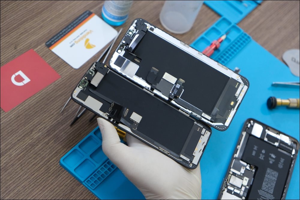 Tháo tung iPhone 11 Pro Max tại Việt Nam dù chưa mở bán