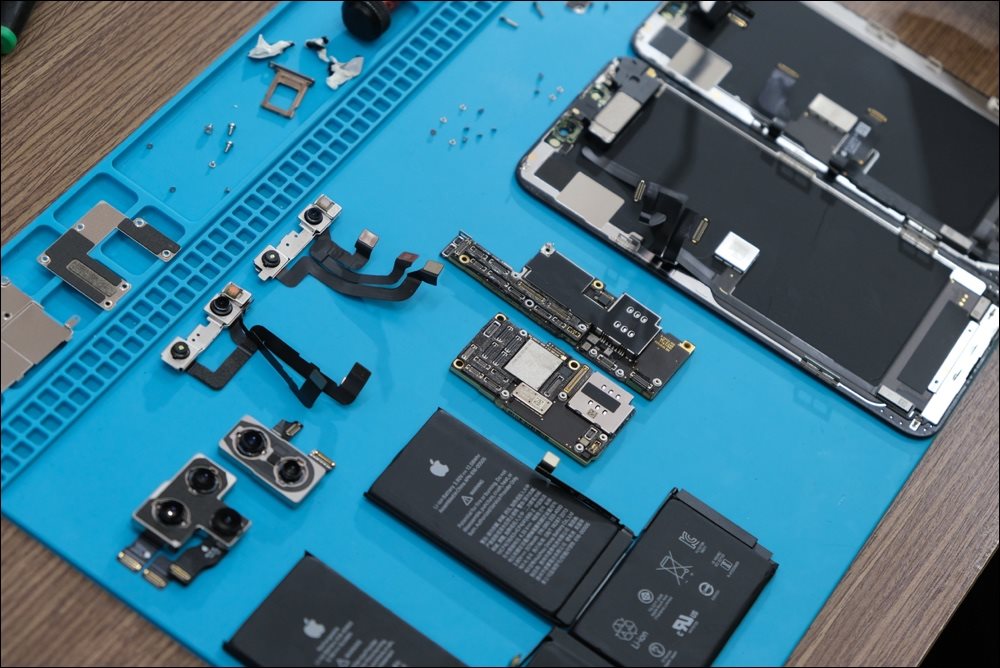 Tháo tung iPhone 11 Pro Max tại Việt Nam dù chưa mở bán