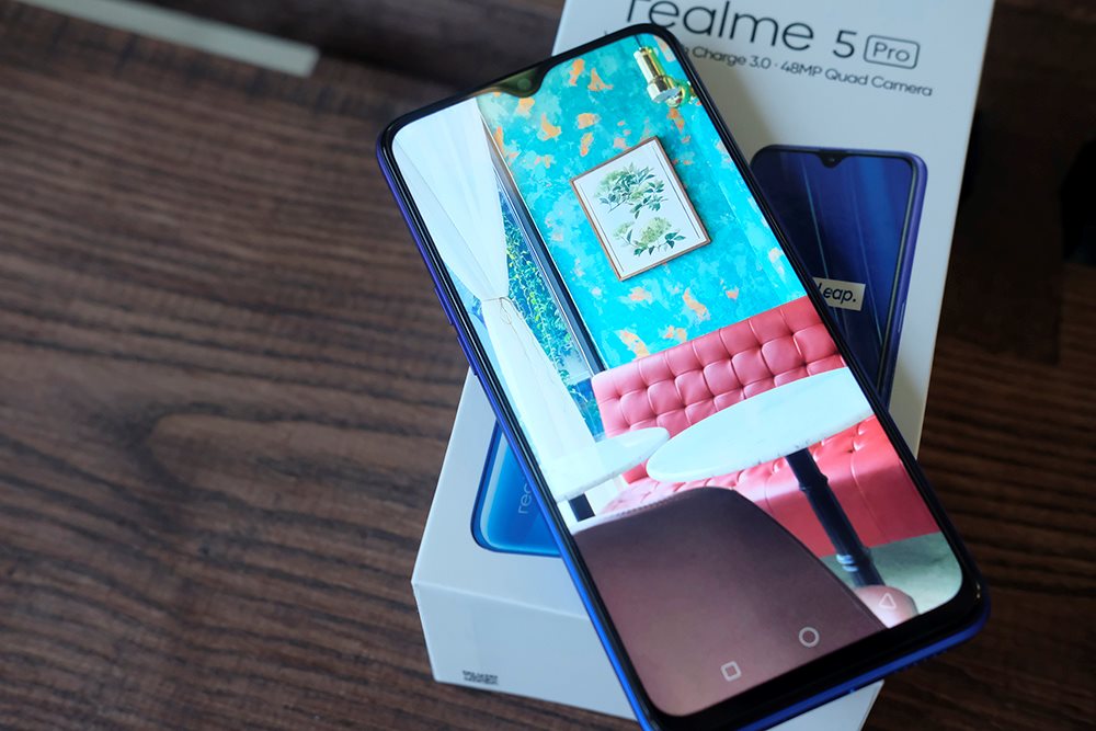 Mở hộp Realme 5 Pro: Điện thoại giá rẻ, cấu hình khỏe?