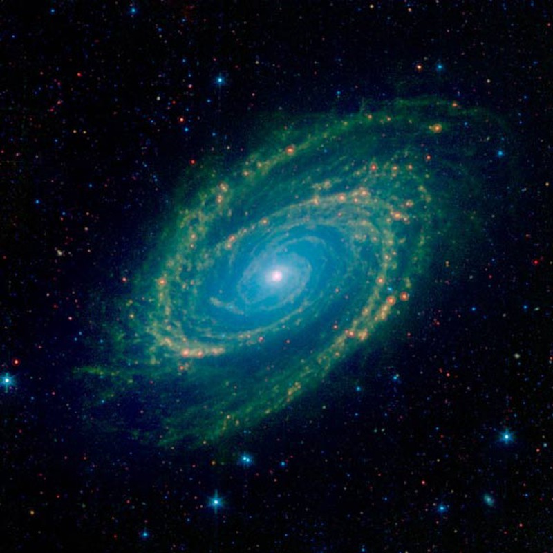 Ảnh hồng ngoại thiên hà Messier 81 khoe sắc cực đẹp - Congnghe.vn