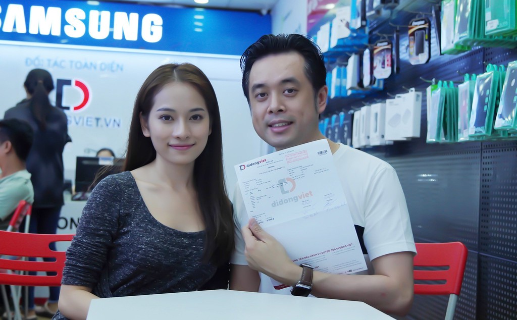 Sara Lưu “chơi lớn” tặng Dương Khắc Linh iPhone 11 Pro Max giá 79 triệu nhưng chỉ được ngắm ảnh 4