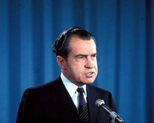 Tổng thống Nixon đã chuẩn bị sẵn bài diễn văn và chuẩn bị tinh thần cho người nhà của các phi hành gia.