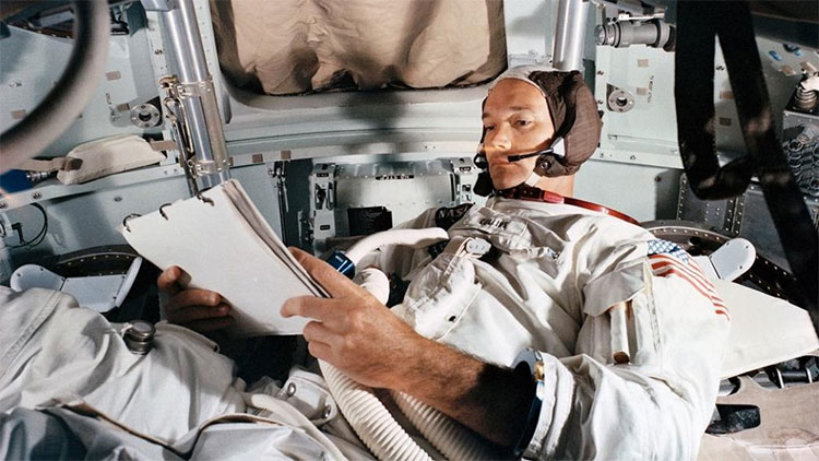 Michael Collins, phi hành gia thứ 3 của sứ mệnh Apollo 11, đã không bao giờ được đặt chân xuống Mặt Trăng.