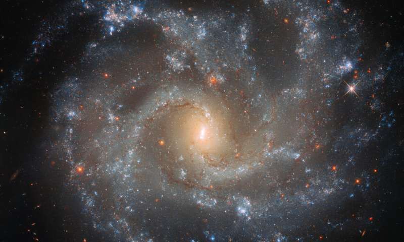 Cai ket sup do kinh hoang trong thien ha NGC 5468
