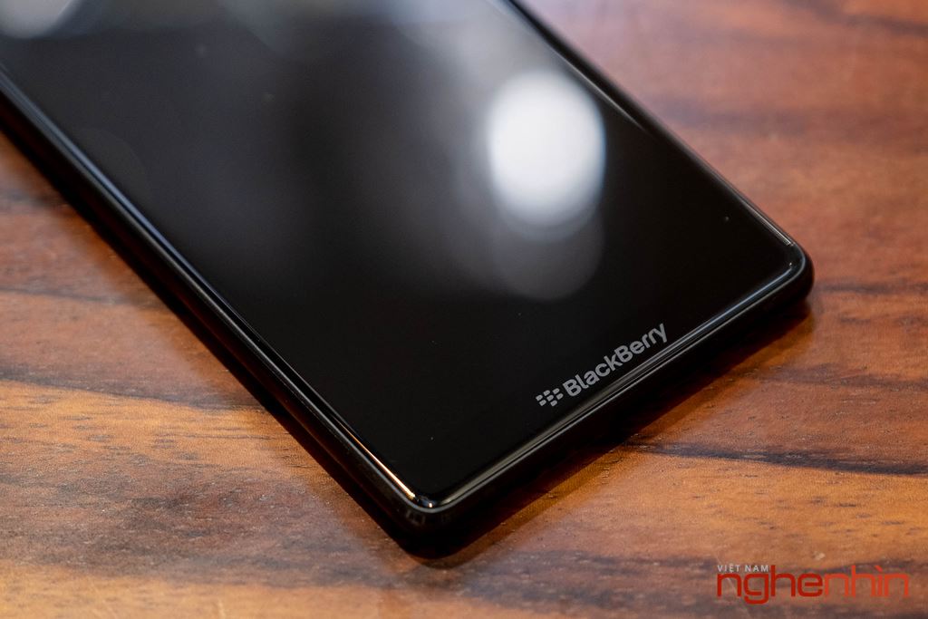 Khui hộp Blackberry Evolve: đúng chất dâu đen giá 8 triệu đồng  ảnh 4