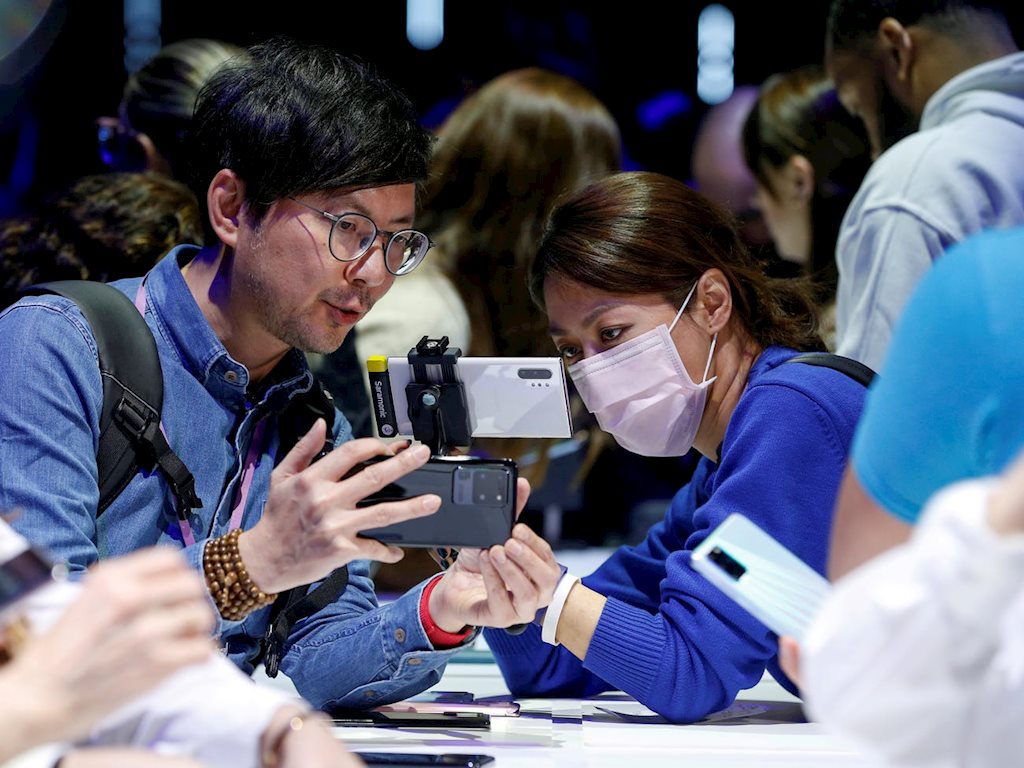 Apple tổn thương vì Covid-19, Samsung “an toàn” nhờ các nhà máy Việt Nam