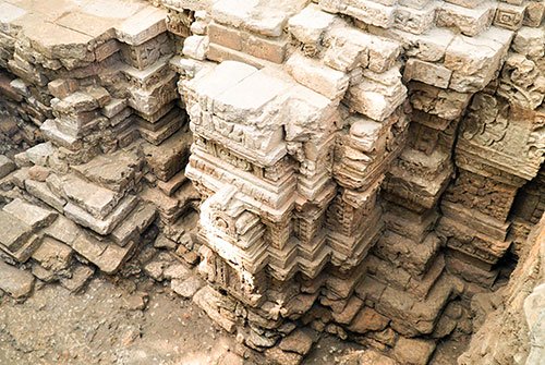 Dấu tích đền tháp cổ được phát hiện ở Tây Ninh.