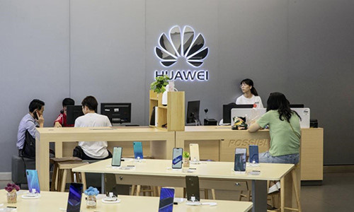 Huawei hoan tien neu dien thoai khong dung duoc Google, Facebook