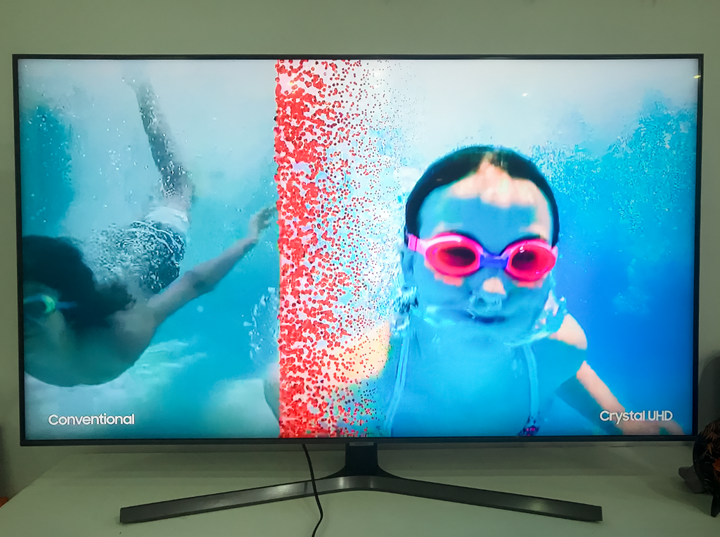 Bí mật bên trong TV Samsung 4K UHD không viền mỏng nhất tái tạo 1 tỷ sắc màu ảnh 1