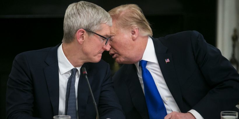 Tổng thống Trump thừa nhận mức thuế mới không công bằng với Apple